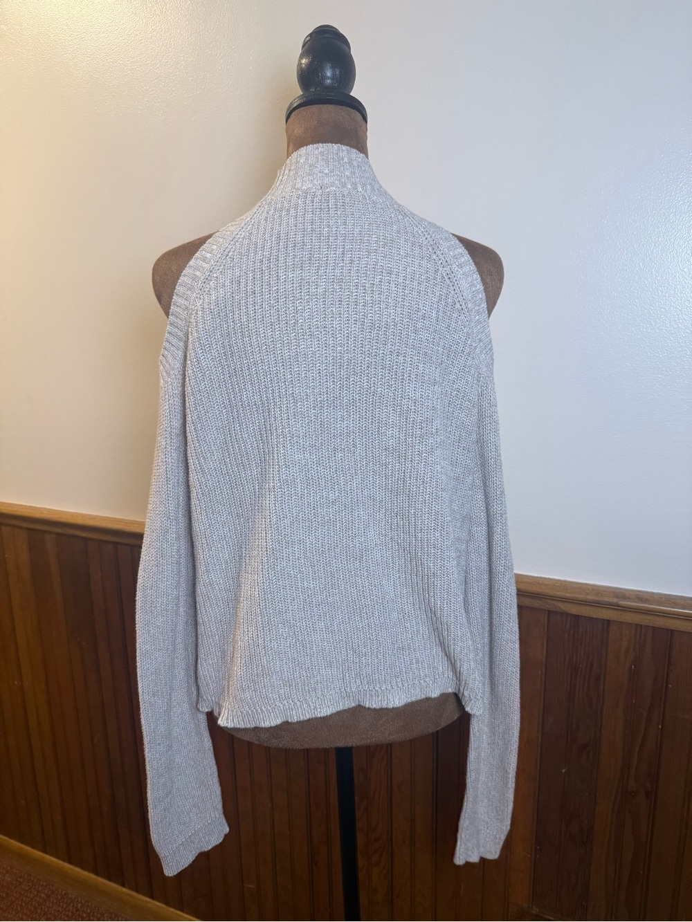 Express Cold-Shoulder Ribbed Knit Sweater - Picture 5 of 6